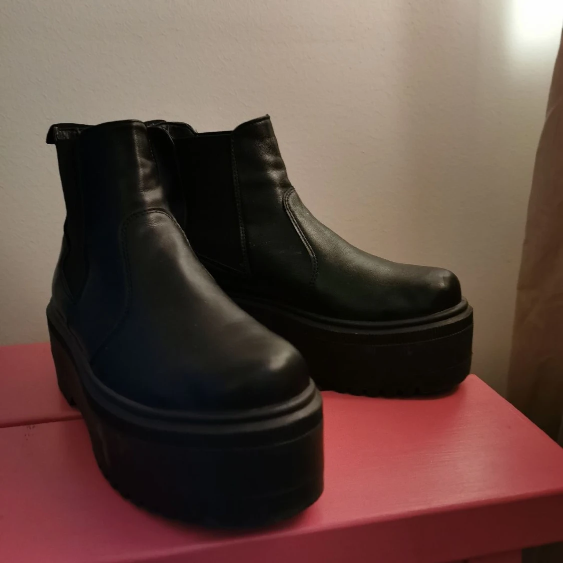 Platåskor från Asos stl 38