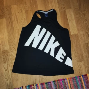 Nike linne - Nike linne storlek S