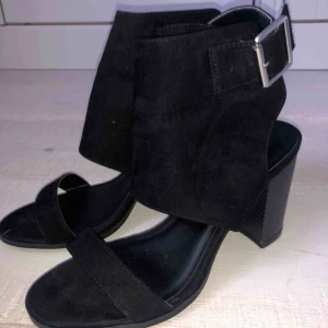  - Klackar från NAKD 38