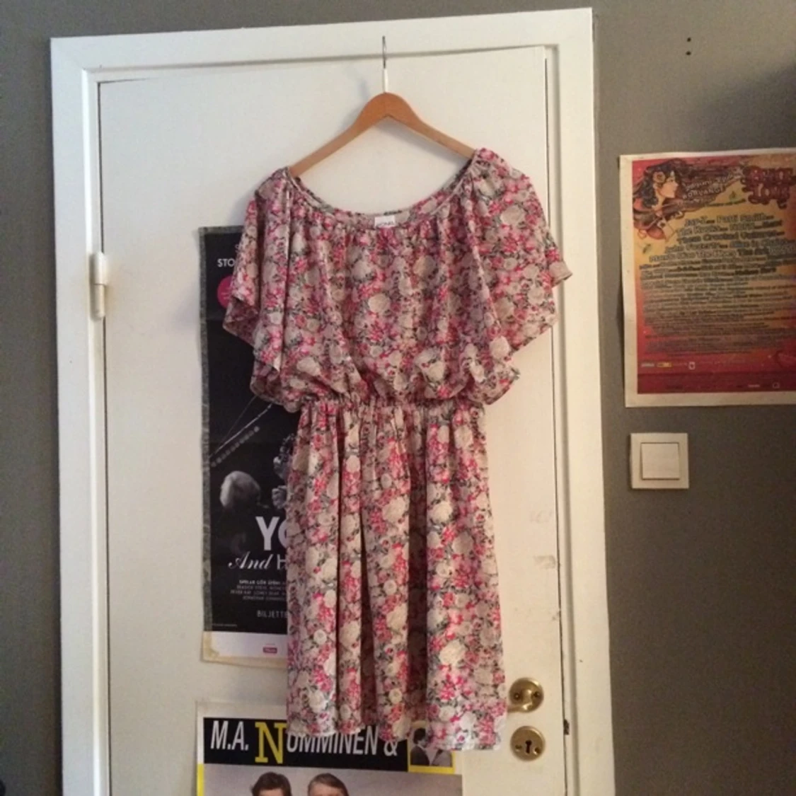 Klänning från monki. Sparsamt använd.  - 1405701850