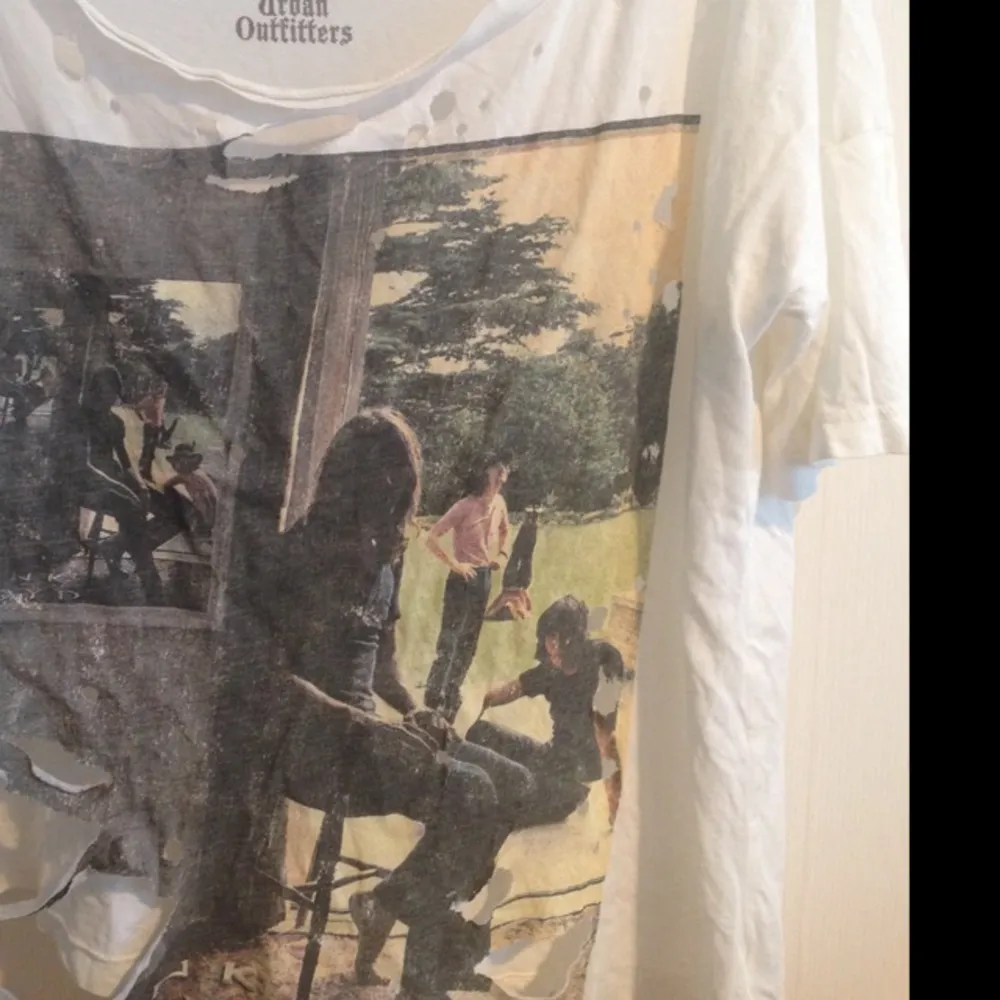 Pink Floyd T-shirt från Urban Outfitters. Sällan använd.. T-shirts.