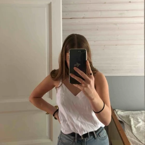  - Jättegulligt oanvänt linne från Cubus. Stryker såklart linnet innan jag skickar de. (Frakt tillkommer, men kan mötas upp i Stockholm)