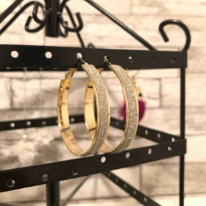  - Örhänge 15 kr - köparen står för frakt