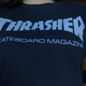 T-shirt från Thrasher i fint skick förutom att trycket är lite lite spräckligt annars felfri!🌼