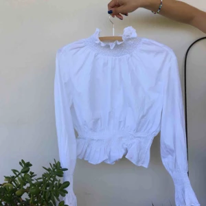  - Jättefin blus från hm, aldrig använd bara testad🦋