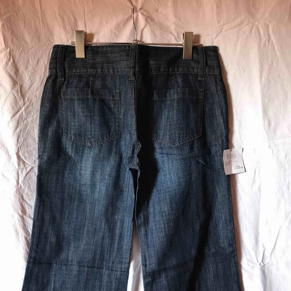 Helt nya loose byxor  Köpte de i Grekland för 30€ Frakt ingår Priset kan diskuteras. Jeans & Byxor.