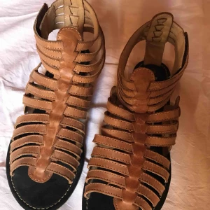  - Sandaler helt nya  Frakt ingår 