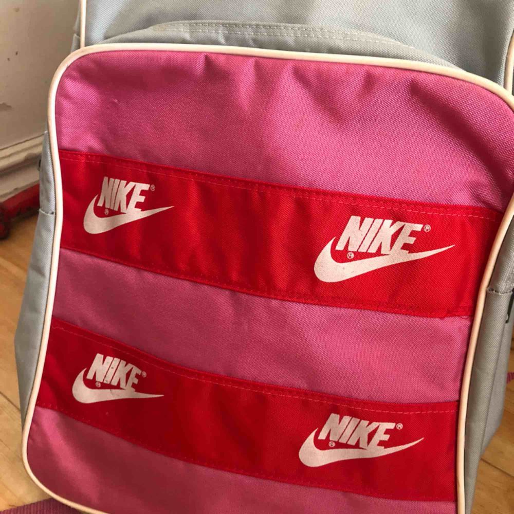 Vintage ryggsäck från Nike. 80 | Plick Second Hand