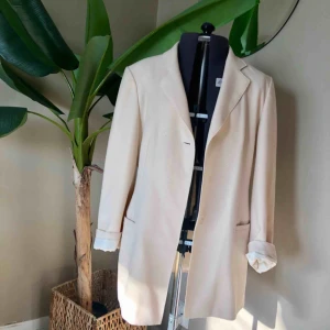  - Superfin vintagekavaj i ull. Kan behöva nya knappar om man vill ha det! Passar alla beroende på önskad passform!