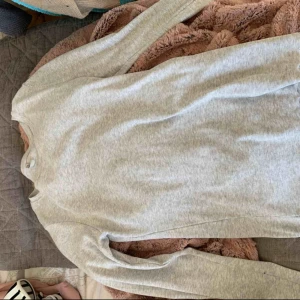  - Tröja från only, använd fåtal gånger, tar emot swish