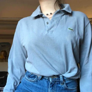  - Snygg Lacoste piké, frakt tillkommer💞