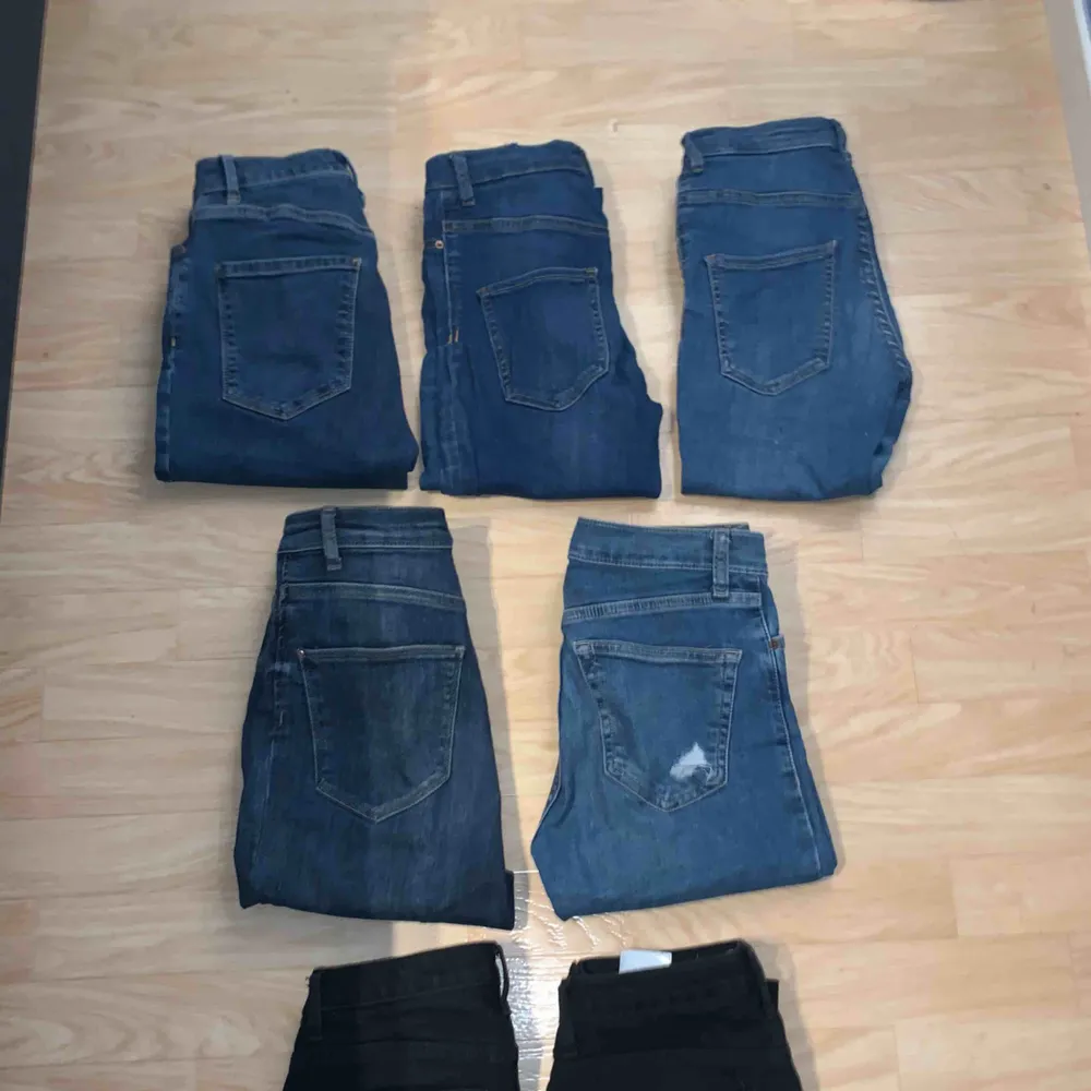 Jeans, 150kr styck Från olika märken. Jeans & Byxor.