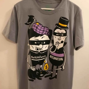  - Ny tee i storlek M. 