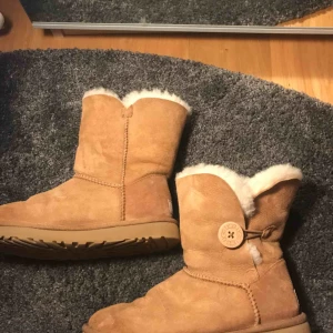  - Äkta Uggs i bra skick, köpare står för frakt 