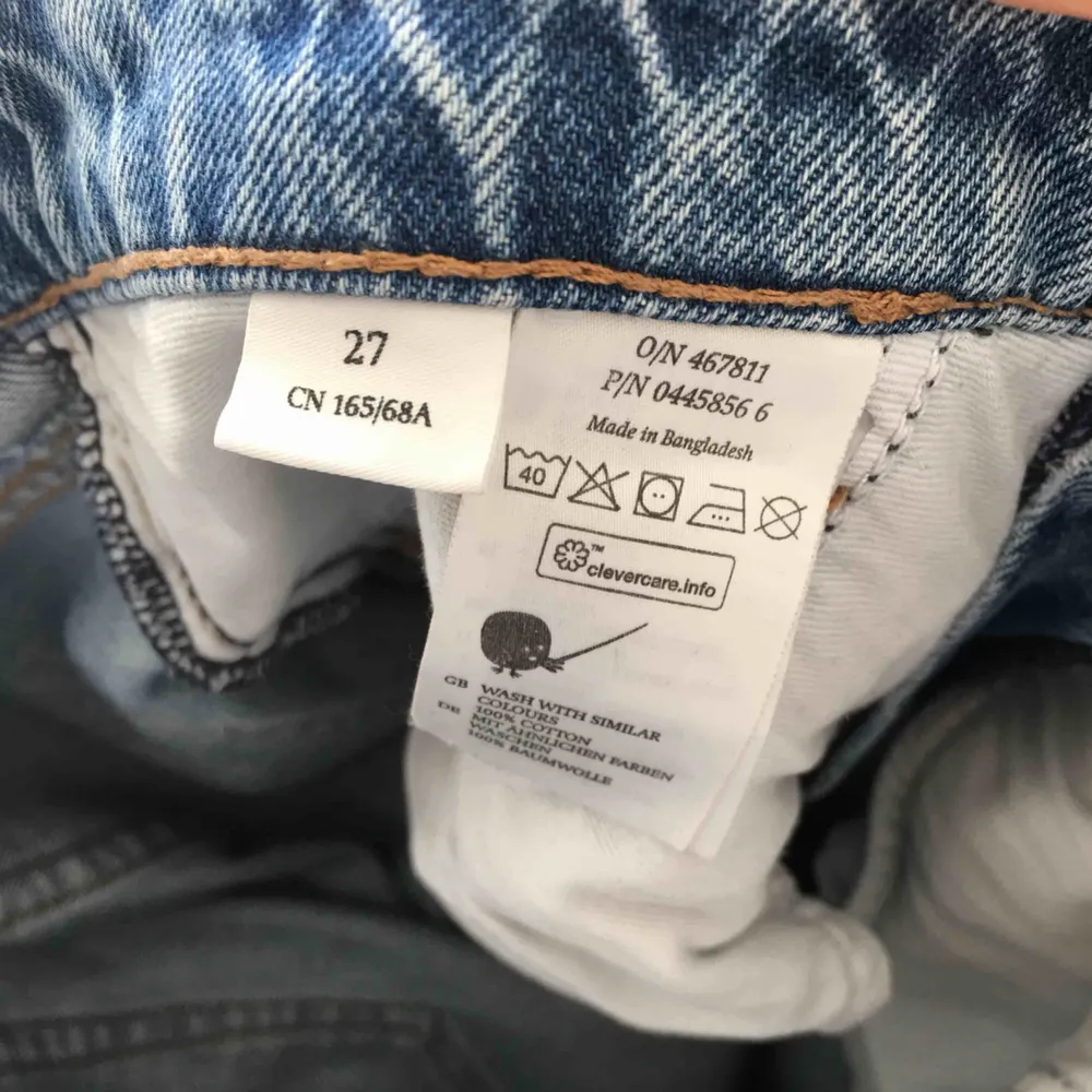 Balla sköna jeans från monki frakt 50:- . Jeans & Byxor.
