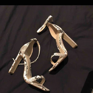  - Sandaletter från Missguided, oanvända!