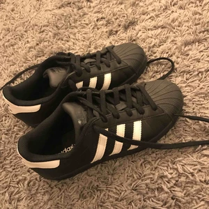  - Adidas superstar, ny skick!