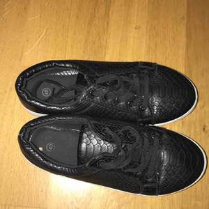Svarta läder skor 