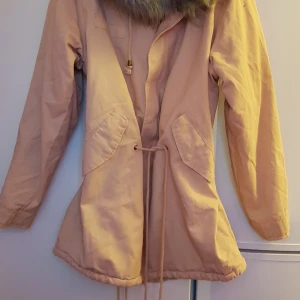 GLO-Story storlek L - Vacker mysigt  Rosa jacka.fint passfor storlek L.