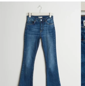 Bootcut jeans ginatricot - Använt ett fåtal gånger. Storlek S. Sitter bra. 
