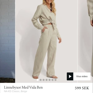 Linnebyxor Beige - Ett par riktigt snygga linnebyxor från Na-kd som tyvärr inte passar mig. Använt 1 gång kanske. Nypris 599kr, mitt pris 300kr. Frakt 63kr🥰