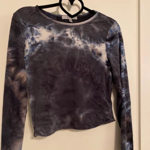 Trendig tröja - Trendig tröja, köpt i usa! Kund står för frakt