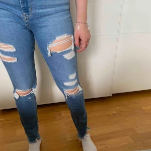  - Jeans från Levis. 721 High Rise skinny. Nypris 1000kr och använd ett fåtal gånger