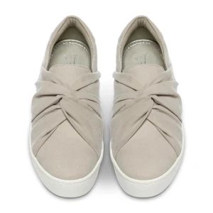 Skor - Säljer mina XIT skor i ljusgrå som jag endast använt en gång. Bild 3 är min egna bild. Dom är precis som nya man ser knappt att någon haft dom på sig. Säljer då dem är för stora. 150kr + frakt 💓💓