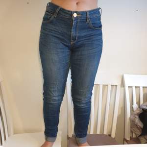 Mörkblå skinny jeans från lager 157 stretchiga och jätte sköna. Köpare står för frakt.