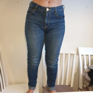 Jeans - Mörkblå skinny jeans från lager 157 stretchiga och jätte sköna. Köpare står för frakt.