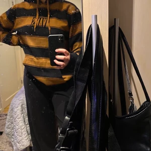 Vans hoddie - Helt oanvänd vans hoodie. Aldrig använd så den är som ny. Köpt för 800kr