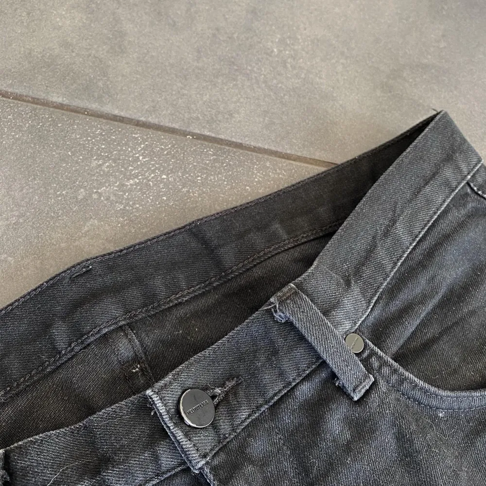 HELMUT LANG -Size: 31 -Painted details. Jeans & Byxor.