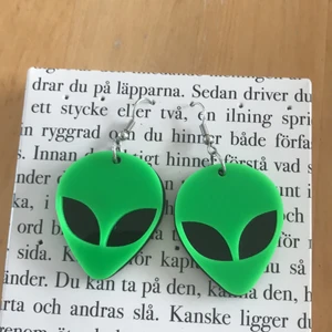 Alien earings 👽 💚  - Alien earings👽🐸💚 65kr frakt