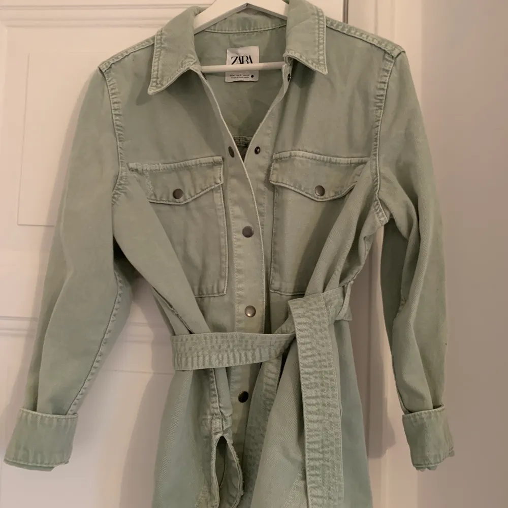 Pastel mint/green coloured Zara Denim jacket. Size S. Haven’t been in much use therefore selling it. Jacket is in a great condition.. Jackor.