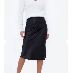 Satinkjol  - Satinkjol från chiquelle, använd några få gånger. 