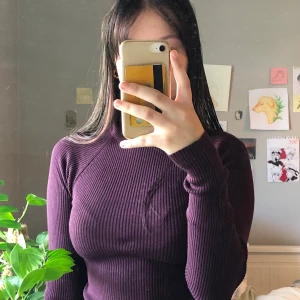 Turtleneck - En knappast använd turtle nevk från cubus