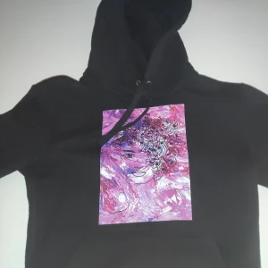 The cool elephant hoodie - Hoodie som är använd under 5 gånger, nypris är 600 kr. Jätte mysig inuti✨