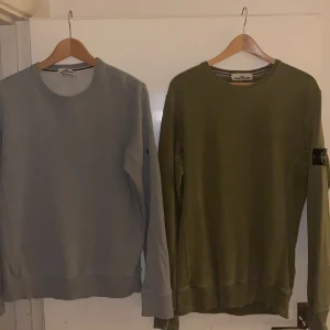 Stone Island crewnecks - Två stycken stone island crewneck! Grå (Large),camo grön (Large). OBS!! Endast 1 Patch