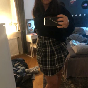 Rutig ”tennis” kjol - Så snygg kjol från SHEIN, men bra kvalle! Strl L men för liten för mig kan passa s-m🥰