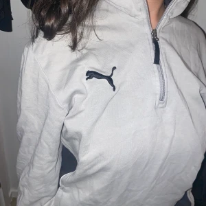 zip up hoodie - snygg zip up hoodie från Puma!!!