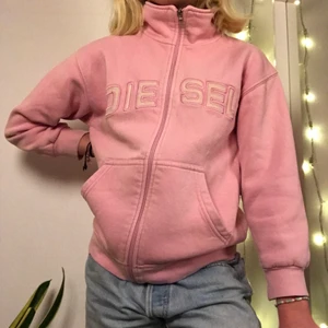 Diesel kofta - En diesel zip up i storlek 152 mycket bra skick. Budgivning 