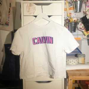 Calvin klein t-shirt - Köparen står för frakten🌟
