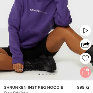Calvin Klein Jeans  - Supermysig lila hoodie från Nelly. Endast använd 1 gång. Säljes pga. Fel storlek.
