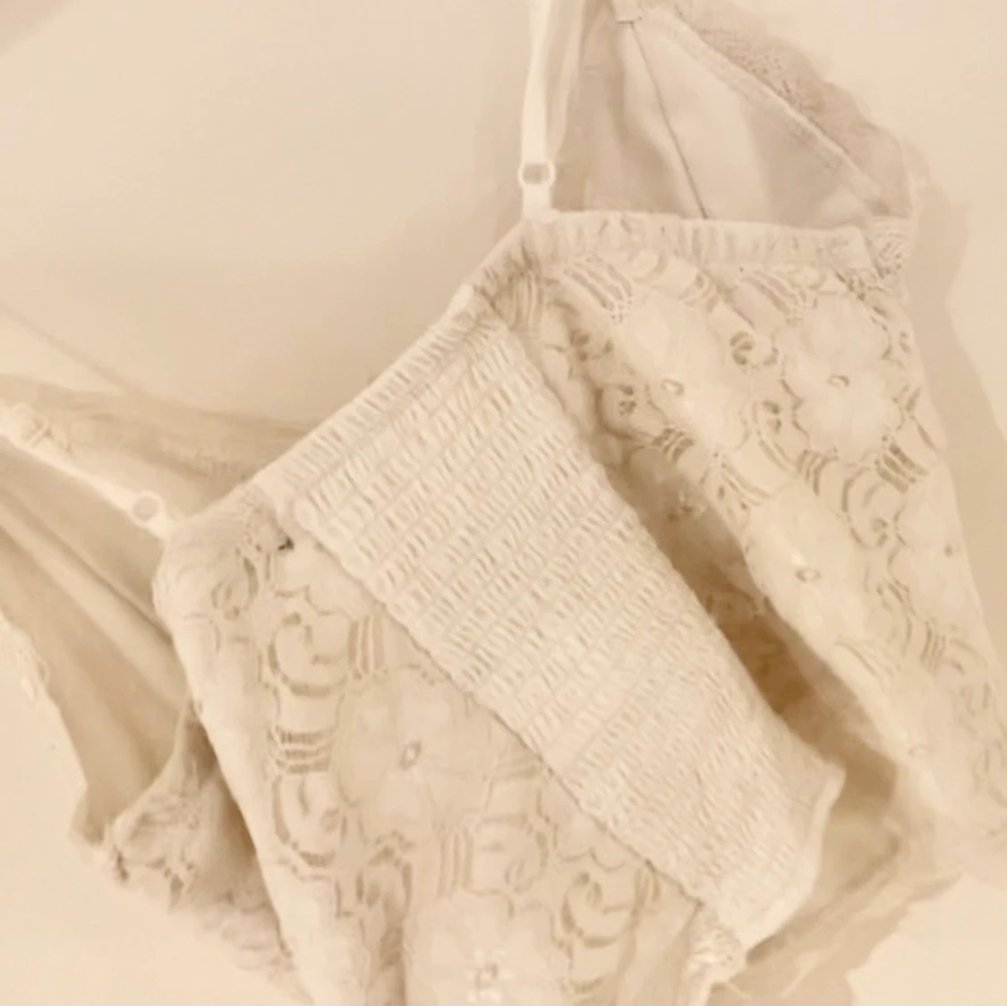 Bikbok spets linne  - 91