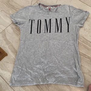 T-shirt - Sällan använd t shirt, tvättad, men i gott skick.