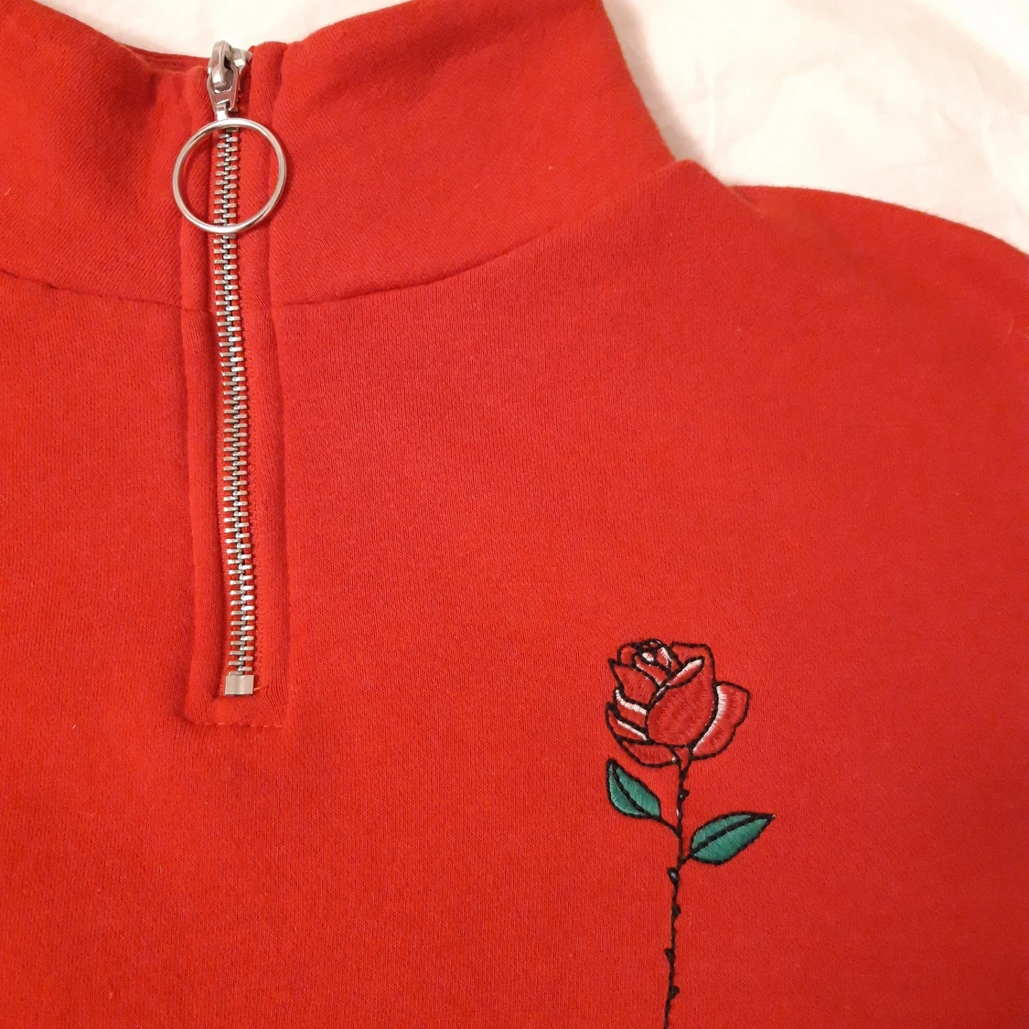 Röd sweatshirt strl S - 91