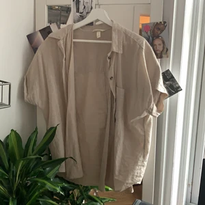 Linne skjorta  - Hör av er vid frågor🌟🥰 eventuell frakt tillkommer❤️