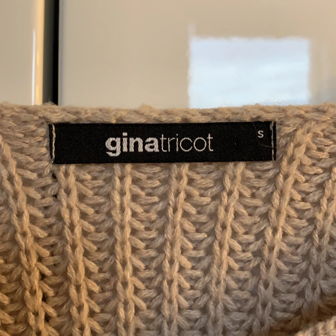 Beige stickad tröjan från ginatricot  - 91