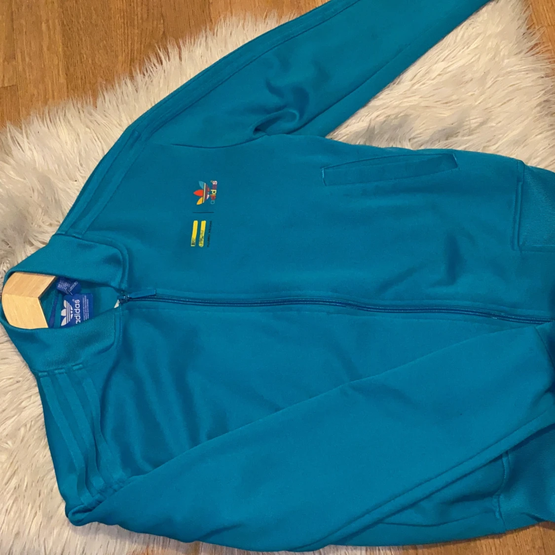 Adidas kofta i storlek xxs