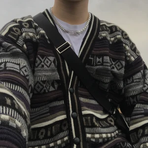 Abstrakt cardigan - Skitfrän cardigan! Bra skick :)